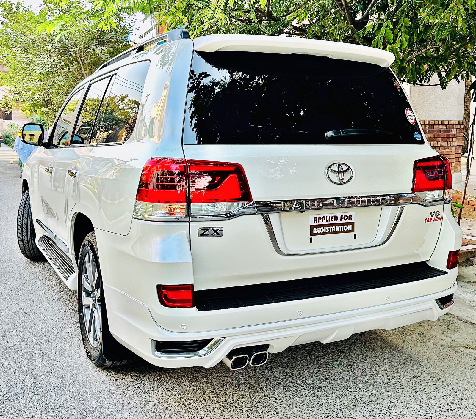 Land Cruiser ZX 2019 - Car Zone
